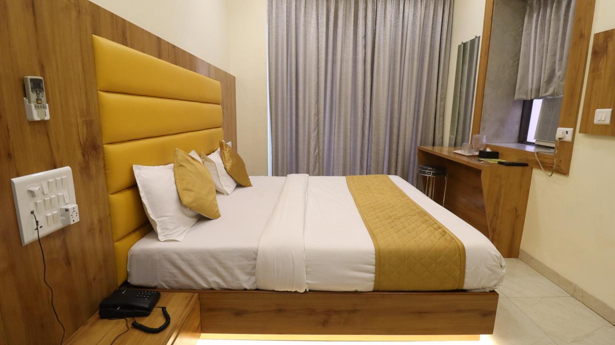 Hotel National - Grant Road Mumbai Bagian luar foto